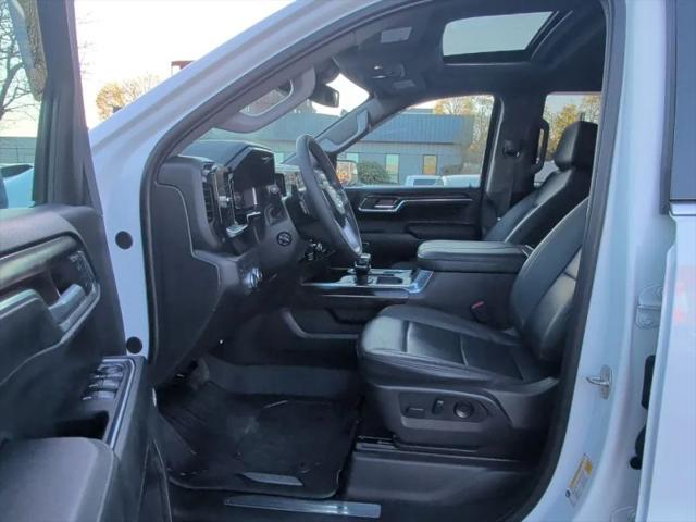 2024 GMC Sierra 1500 4WD Crew Cab Short Box SLT