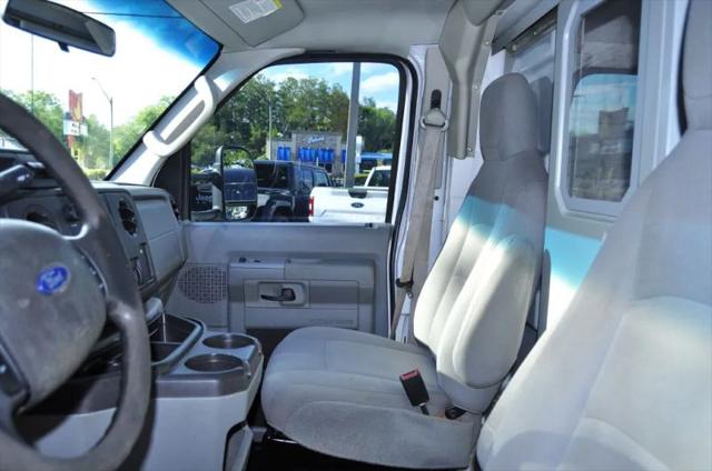 2017 Ford E-350 Cutaway Base
