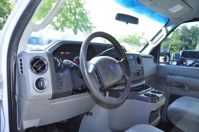 2017 Ford E-350 Cutaway Base