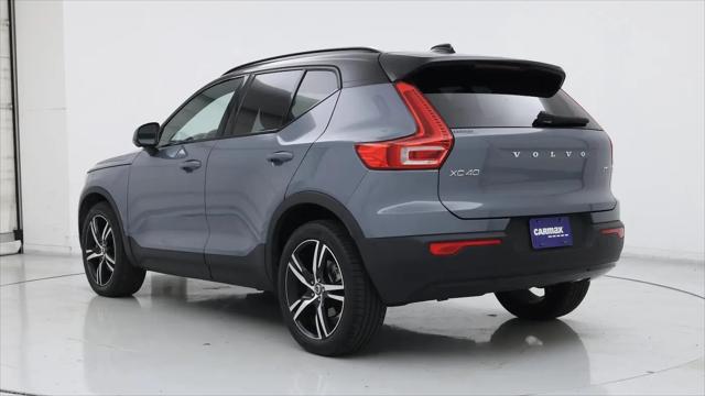 2022 Volvo XC40 T5 R-Design