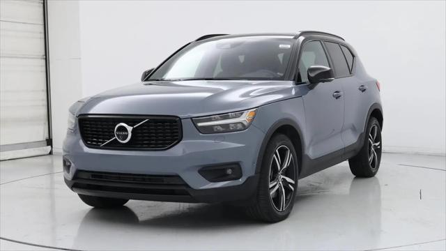 2022 Volvo XC40 T5 R-Design