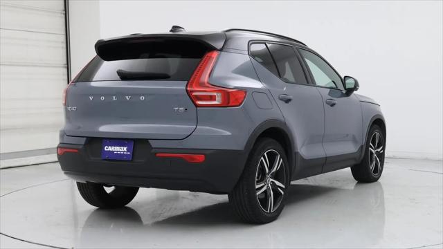 2022 Volvo XC40 T5 R-Design
