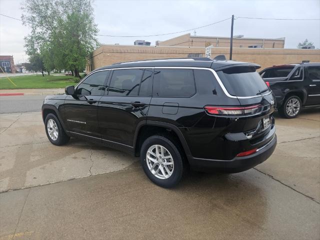 2022 Jeep Grand Cherokee L Laredo 4x4