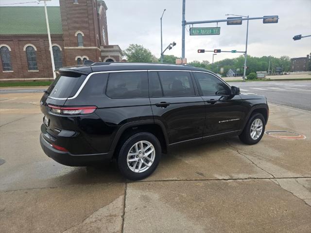 2022 Jeep Grand Cherokee L Laredo 4x4