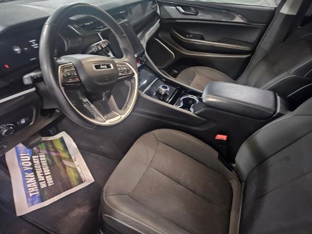2022 Jeep Grand Cherokee L Laredo 4x4