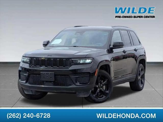 2023 Jeep Grand Cherokee Altitude 4x4 for sale in Waukesha, WI