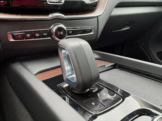2022 Volvo XC60 B5 Momentum