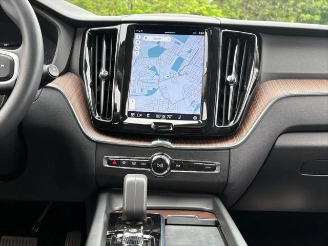 2022 Volvo XC60 B5 Momentum