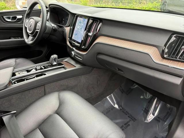 2022 Volvo XC60 B5 Momentum