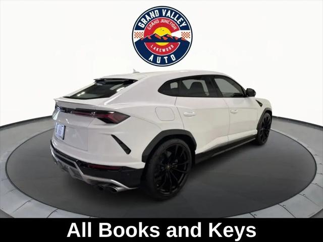2019 Lamborghini Urus Standard