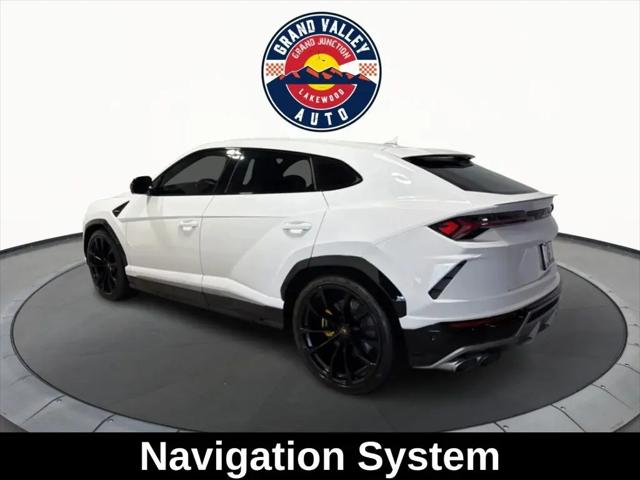 2019 Lamborghini Urus Standard