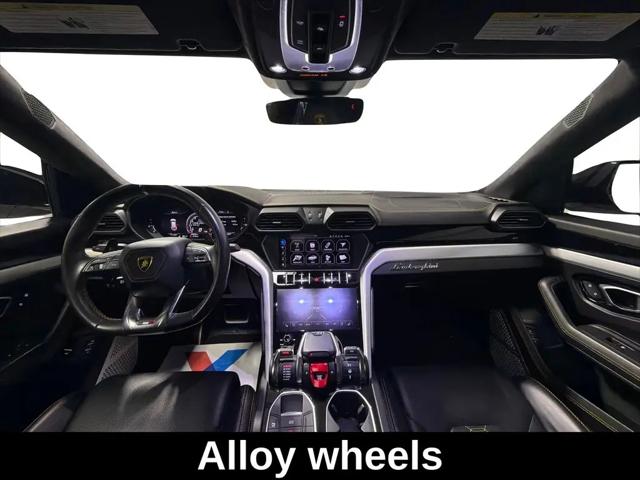 2019 Lamborghini Urus Standard