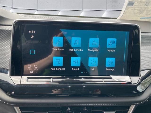 2026 Volkswagen Atlas Cross Sport SEL Premium R-Line
