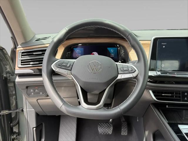 2026 Volkswagen Atlas SE with Technology