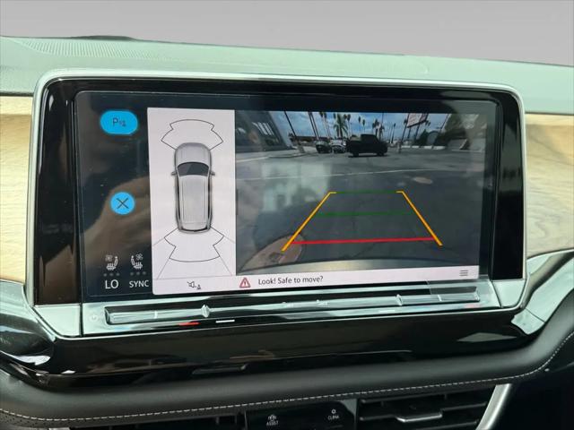 2026 Volkswagen Atlas SE with Technology