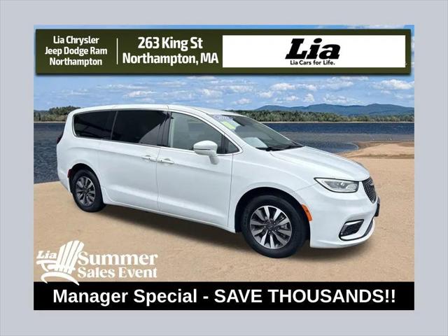 2022 Chrysler Pacifica Hybrid Touring L for sale in Northampton, MA
