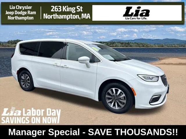 2022 Chrysler Pacifica Hybrid Touring L for sale in Northampton, MA
