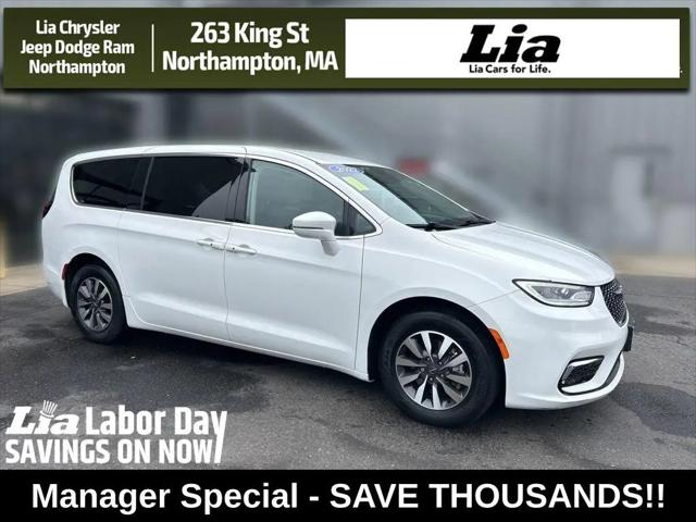 2022 Chrysler Pacifica Hybrid Touring L for sale in Northampton, MA