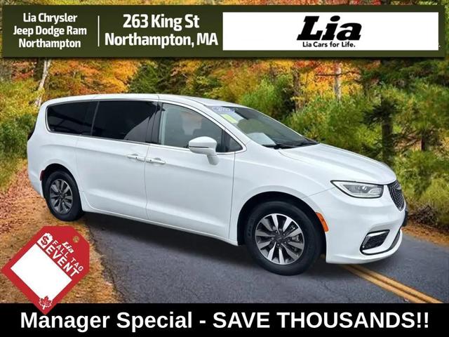 2022 Chrysler Pacifica Hybrid Touring L for sale in Northampton, MA