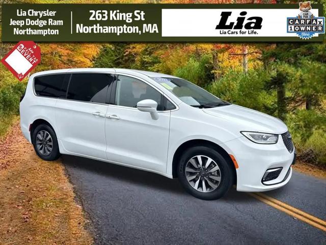 2022 Chrysler Pacifica Hybrid Touring L for sale in Northampton, MA