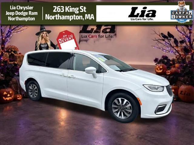 2022 Chrysler Pacifica Hybrid Touring L for sale in Northampton, MA