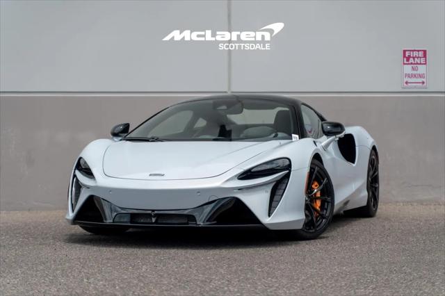 2023 McLaren Artura Performance