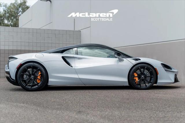 2023 McLaren Artura Performance