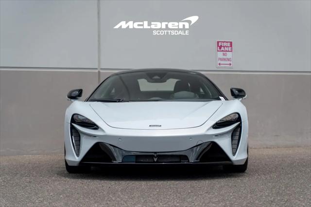 2023 McLaren Artura Performance