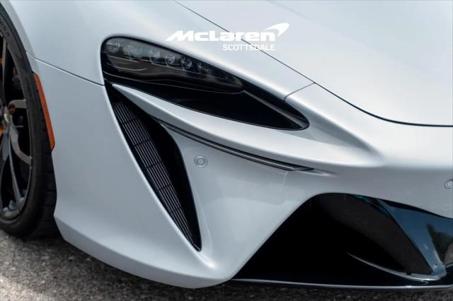 2023 McLaren Artura Performance