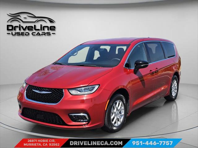 2025 Chrysler Pacifica Select