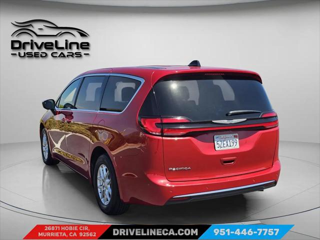 2025 Chrysler Pacifica Select