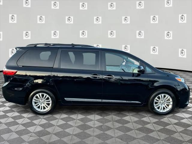 2016 Toyota Sienna XLE Premium 8 Passenger