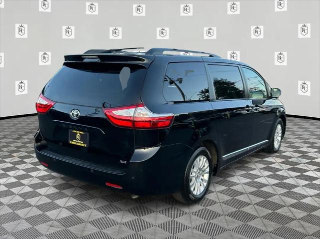 2016 Toyota Sienna XLE Premium 8 Passenger