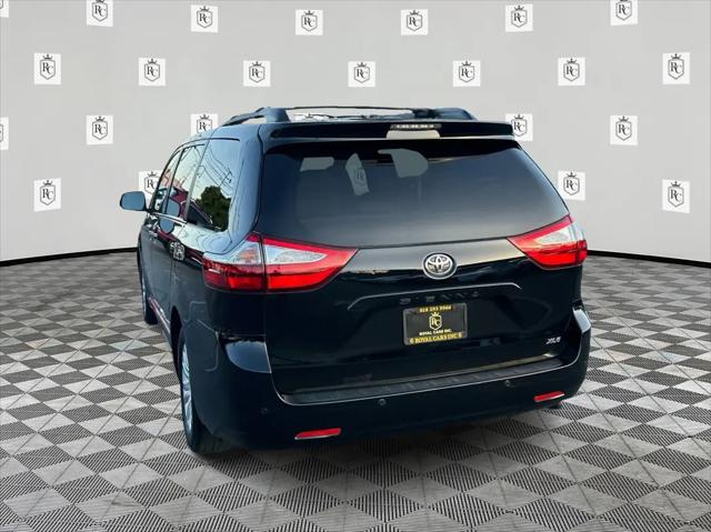 2016 Toyota Sienna XLE Premium 8 Passenger