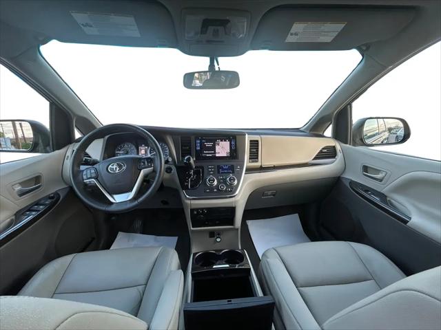 2016 Toyota Sienna XLE Premium 8 Passenger