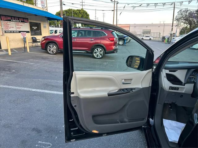 2016 Toyota Sienna XLE Premium 8 Passenger