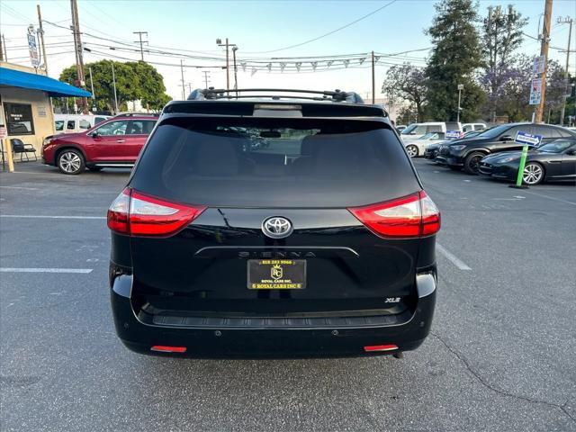 2016 Toyota Sienna XLE Premium 8 Passenger