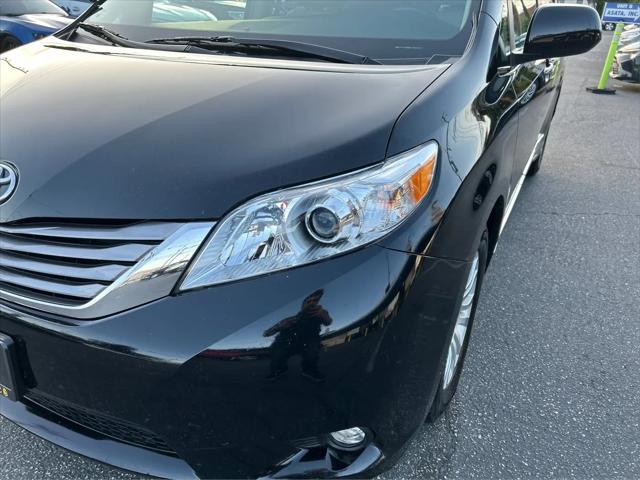 2016 Toyota Sienna XLE Premium 8 Passenger
