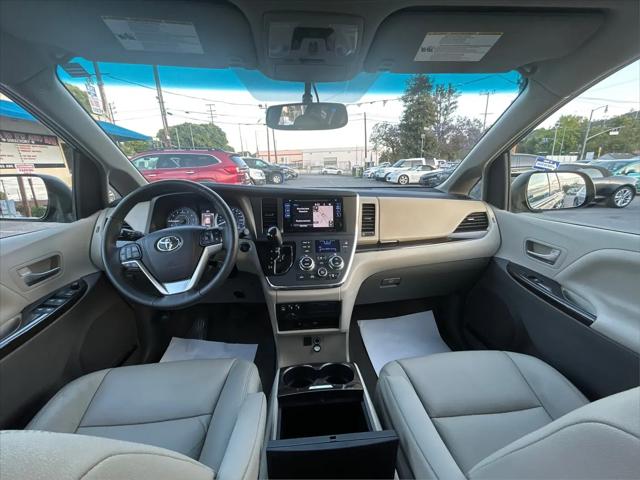 2016 Toyota Sienna XLE Premium 8 Passenger