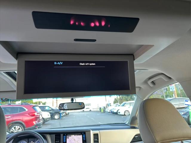 2016 Toyota Sienna XLE Premium 8 Passenger