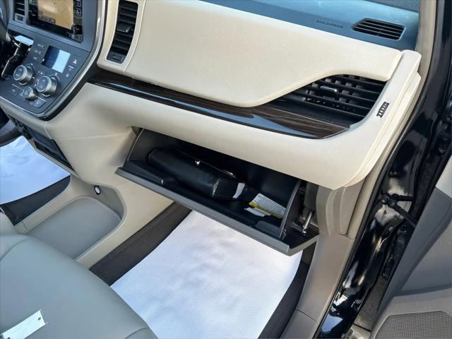 2016 Toyota Sienna XLE Premium 8 Passenger