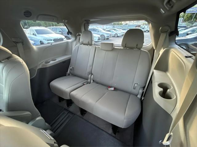 2016 Toyota Sienna XLE Premium 8 Passenger