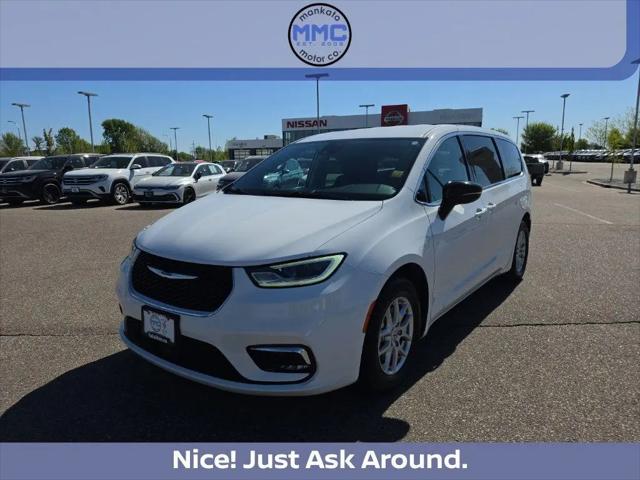 2024 Chrysler Pacifica Touring L for sale in Mankato, MN