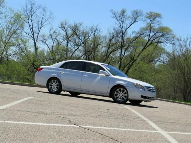 2005 Toyota Avalon XL for sale in Jenison, MI