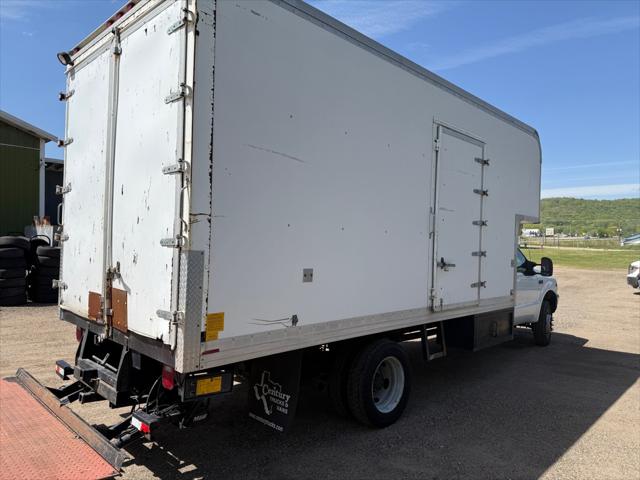 2004 Ford F-550 SUPER DUTY