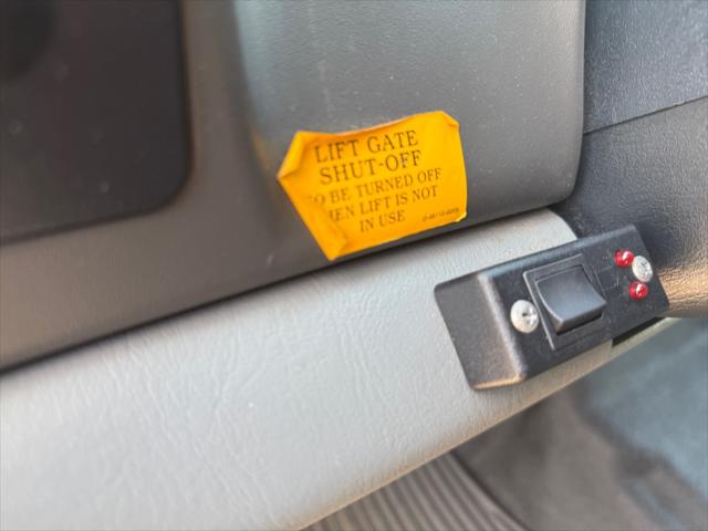 2004 Ford F-550 SUPER DUTY