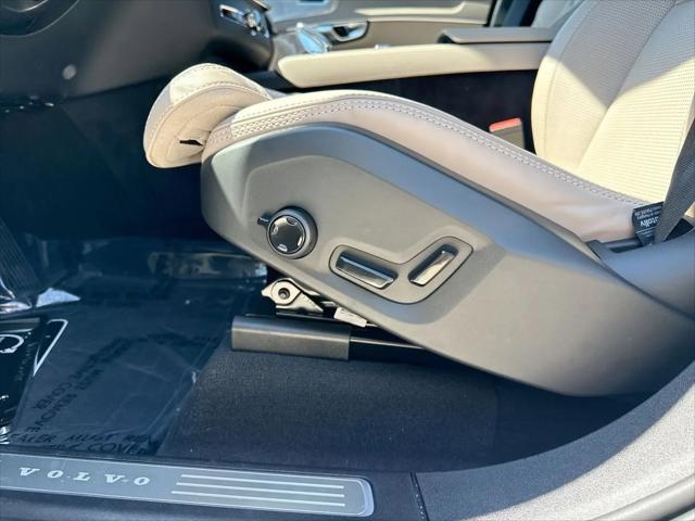 2026 Volvo XC90 Ultra Dark Theme, B6 AWD Gas (mild hybrid), Gasoline, 7 Seats