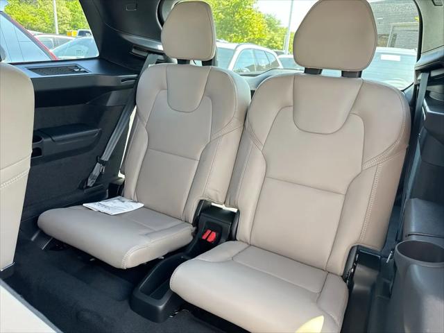 2026 Volvo XC90 Ultra Dark Theme, B6 AWD Gas (mild hybrid), Gasoline, 7 Seats