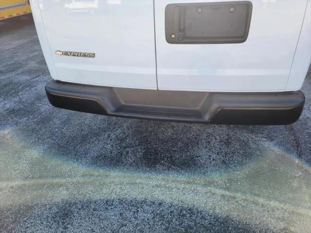 2018 Chevrolet Express LS