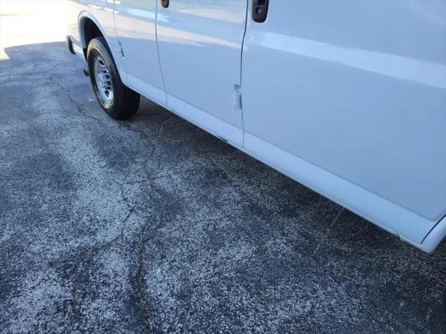 2018 Chevrolet Express LS